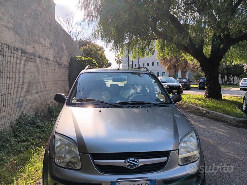 Grigio Usata 2005 Suzuki Ignis Due volumi | 3000 € (Buon prezzo) - Immagine 1/4