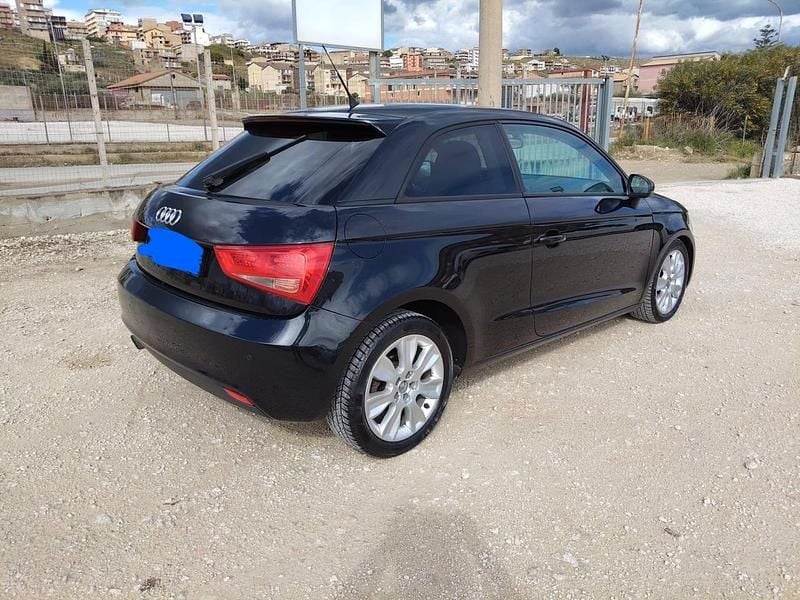 Usata Audi A1 104 CV (76 kW) 2010 Nero Utilitaria