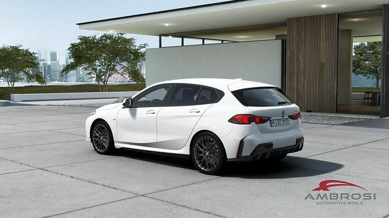 Usata BMW 118 Comfort Edition 150 CV (110 kW) 2024 Utilitaria