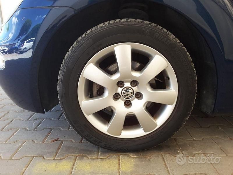 Usata VW New Beetle 75 CV (55 kW) 2004 Blu Utilitaria
