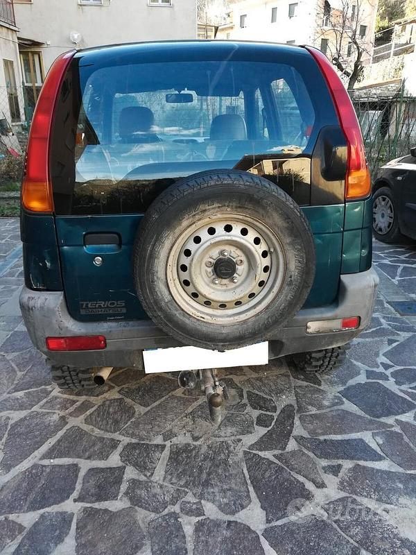 Usata Daihatsu Terios 83 CV (61 kW) 1998 Blu SUV