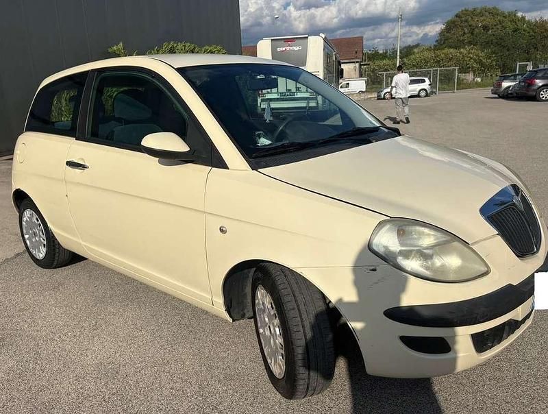 Usata Lancia Ypsilon 80 CV (58 kW) 2005 Giallo Utilitaria