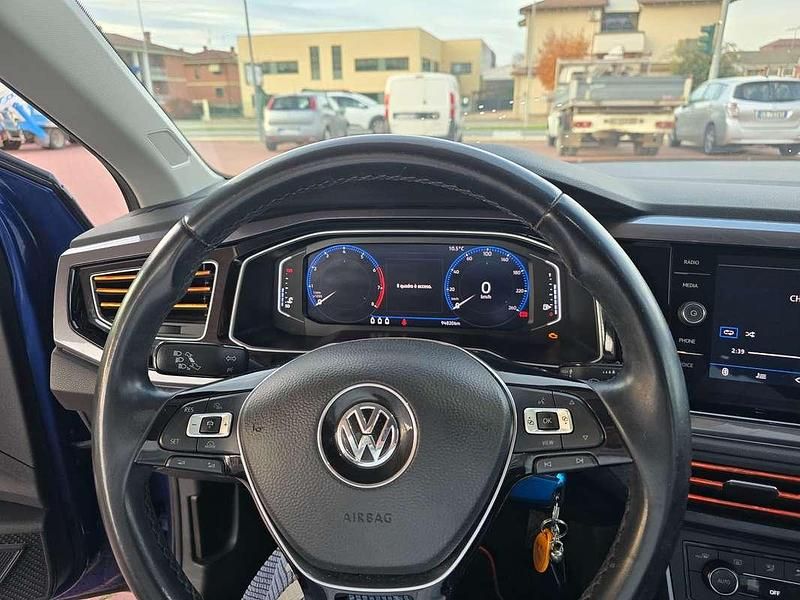 Usata VW Polo R-line 95 CV (69 kW) 2019 Blu/azzurro Utilitaria