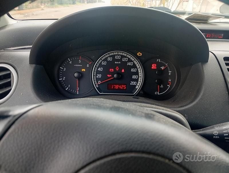 Usata Suzuki Swift 92 CV (67 kW) 2005 Utilitaria