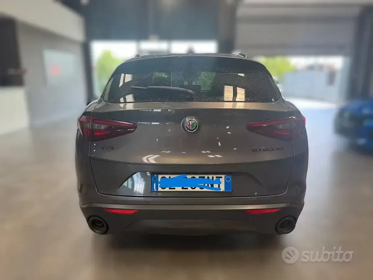 Usata Alfa Romeo Stelvio Executive 179 CV (131 kW) 2019 Grigio SUV