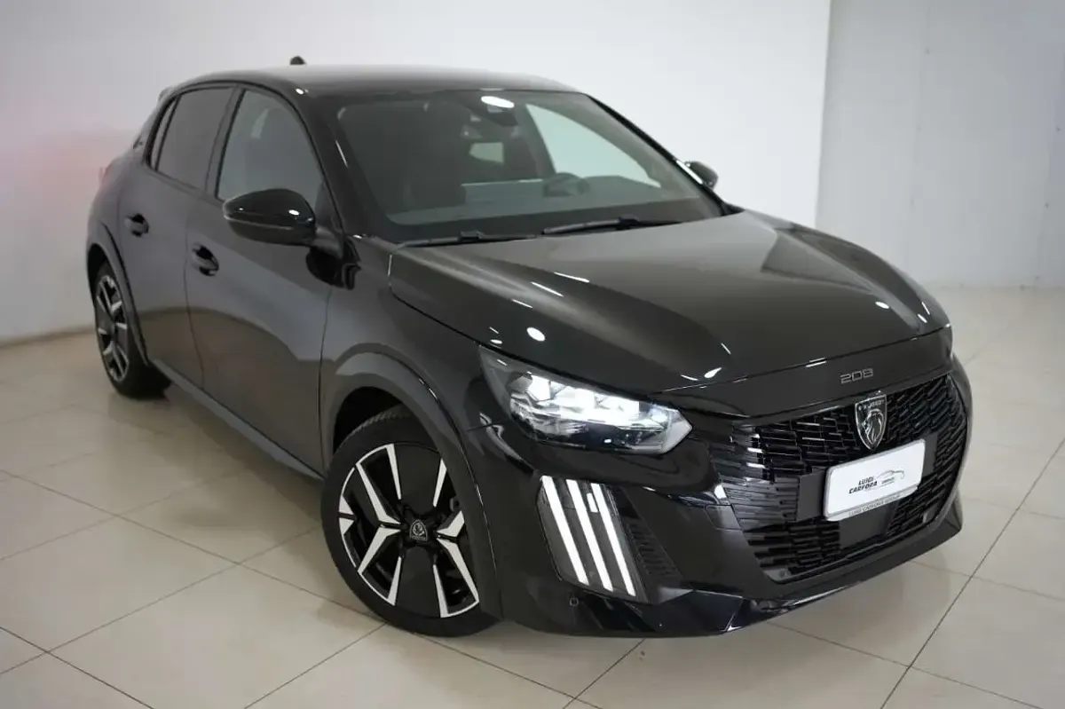 Usata Peugeot 208 GT 136 CV (100 kW) 2025 Nero Utilitaria