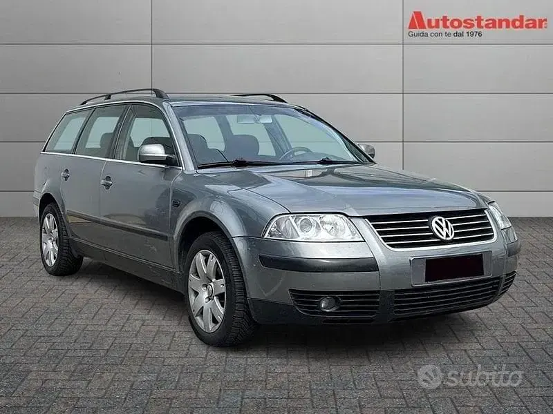 Usata VW Passat Business 131 CV (96 kW) 2003 Grigio Station wagon