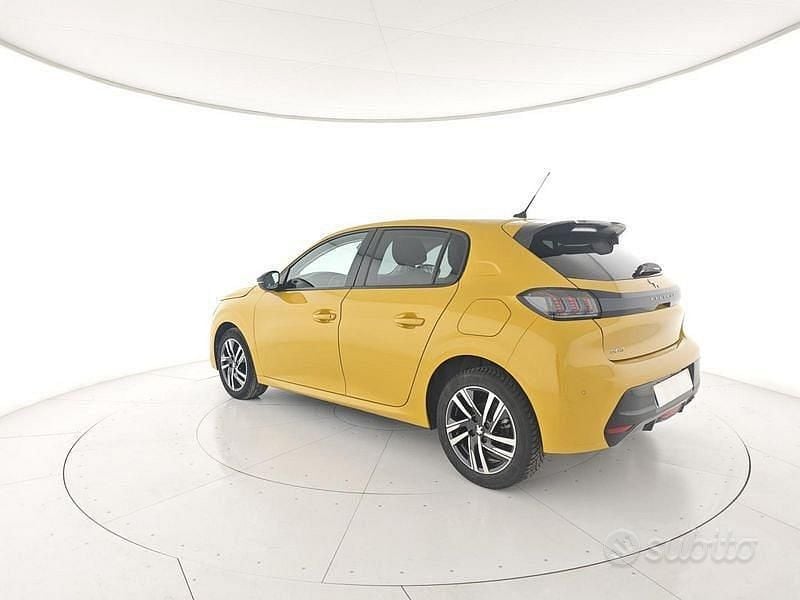Usata Peugeot 208 Allure 131 CV (96 kW) 2023 Giallo Utilitaria