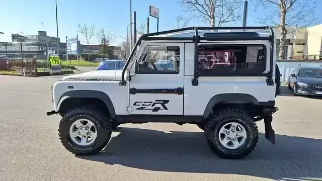 Usata Land Rover Defender 122 CV (89 kW) 2010 Bianco Pick-up