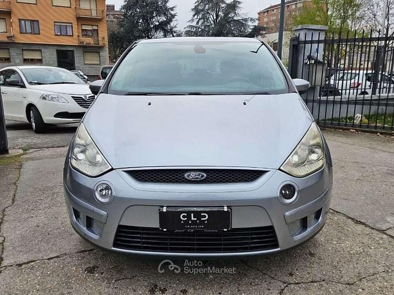 Usata Ford S-MAX Titanium 140 CV (102 kW) 2007 Grigio Monovolume