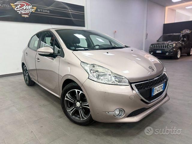 Usata Peugeot 208 Allure 68 CV (50 kW) 2015 Rosa Utilitaria