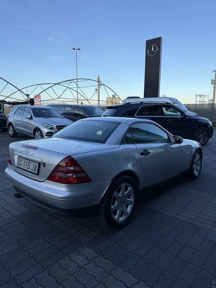 Usata Mercedes SLK200 192 CV (141 kW) 1997 Argento Cabrio