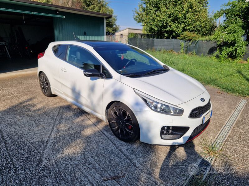 Usata 2013 Kia ProCeed GT First Edition Due volumi | 10.000 € - Immagine 1/4