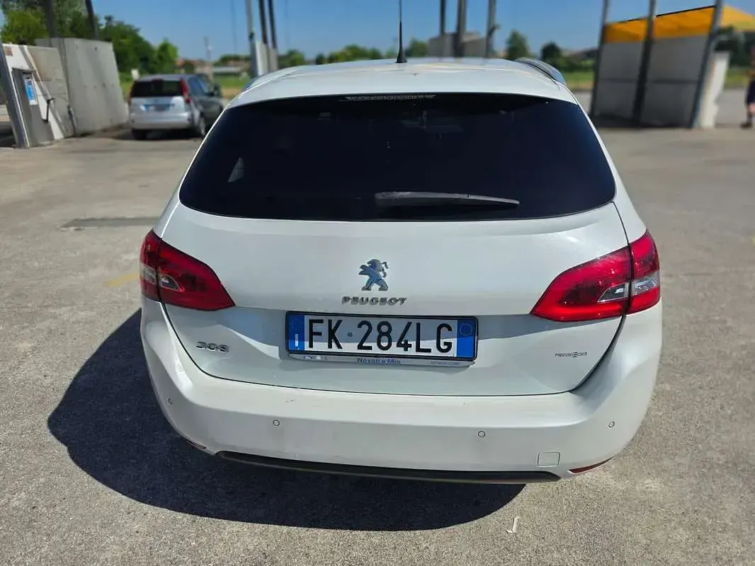 Usata Peugeot 308 SW Allure 120 CV (88 kW) 2017 Bianco Station wagon