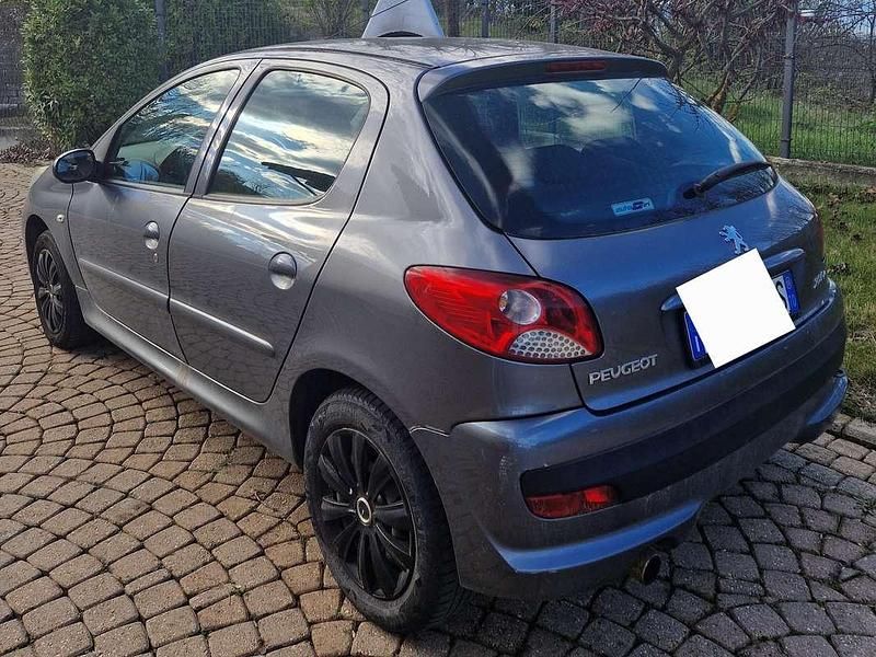 Usata Peugeot 206 60 CV (44 kW) 2011 Berlina