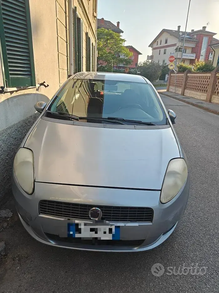 Usata Fiat Grande Punto Active 65 CV (47 kW) 2008 Grigio Utilitaria