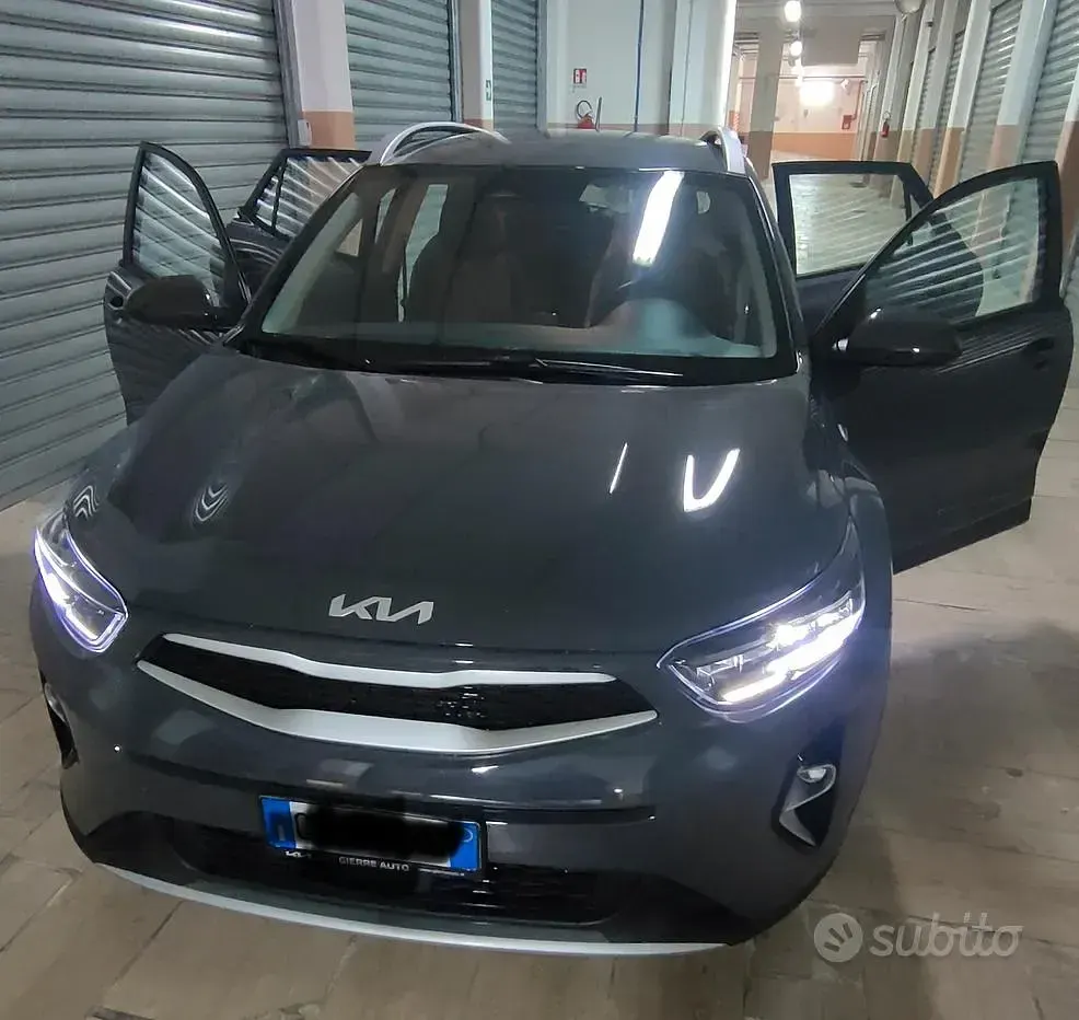 Usata Kia Stonic Urban 84 CV (61 kW) 2023 Grigio SUV