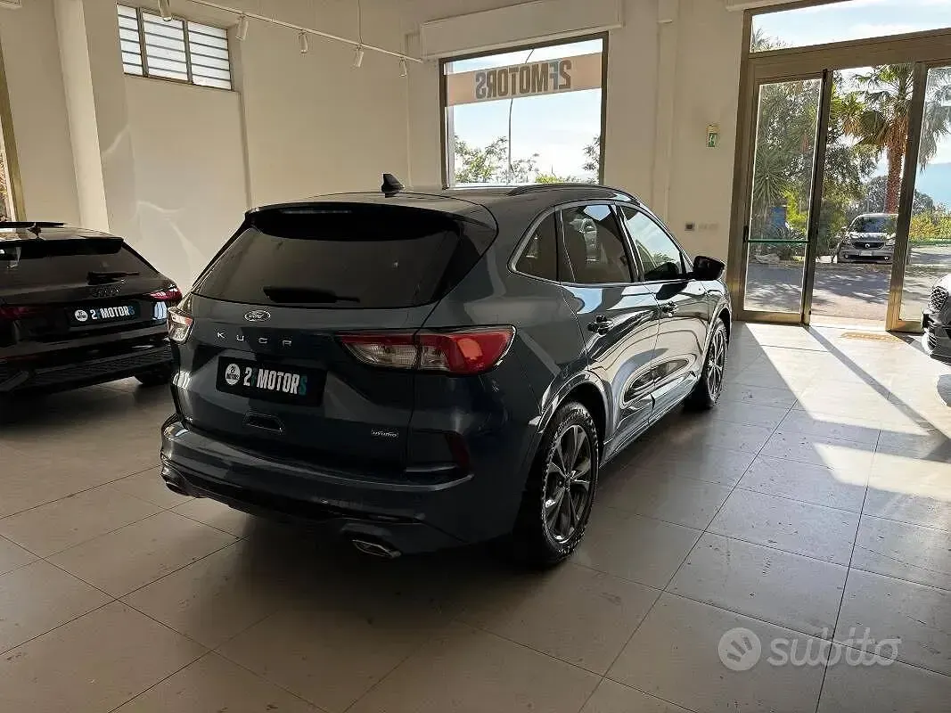 Usata Ford Kuga ST-Line 190 CV (139 kW) 2023 Blu SUV