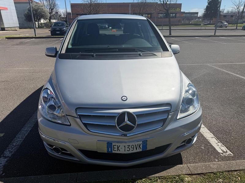 Usata Mercedes B200 Premium 108 CV (79 kW) 2011 Grigio Monovolume