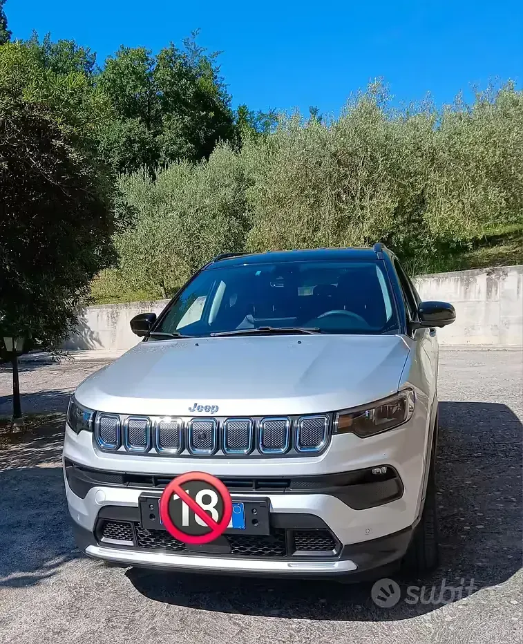 Usata Jeep Compass 131 CV (96 kW) 2022 Grigio SUV
