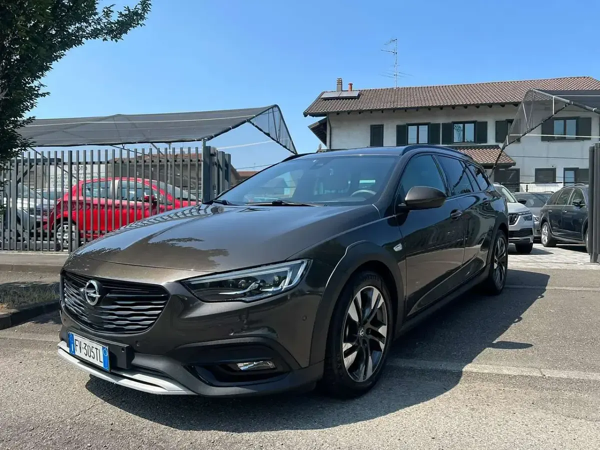 Usata Opel Insignia S 209 CV (153 kW) 2019 Bronzo Station wagon