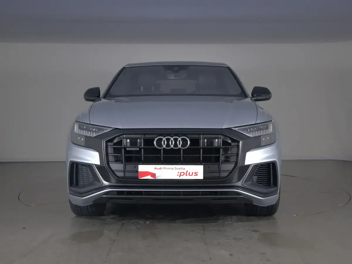 Usata Audi Q8 Sport 2020 Argento fioretto metallizzato SUV
