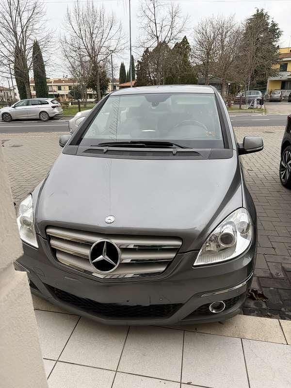Usata Mercedes B180 109 CV (80 kW) 2012 Monovolume