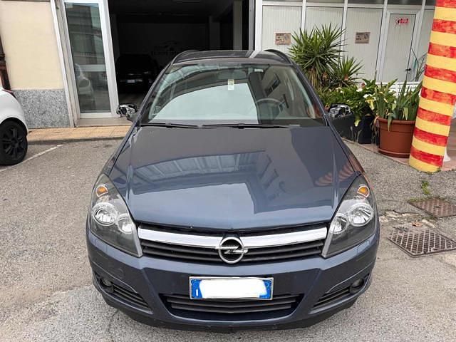 Usata Opel Astra 90 CV (66 kW) 2008 Grigio scuro Station wagon