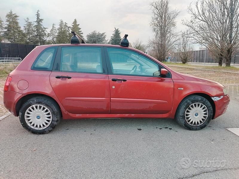 Usata Fiat Stilo Dynamic 116 CV (85 kW) 2004 Rosso Berlina