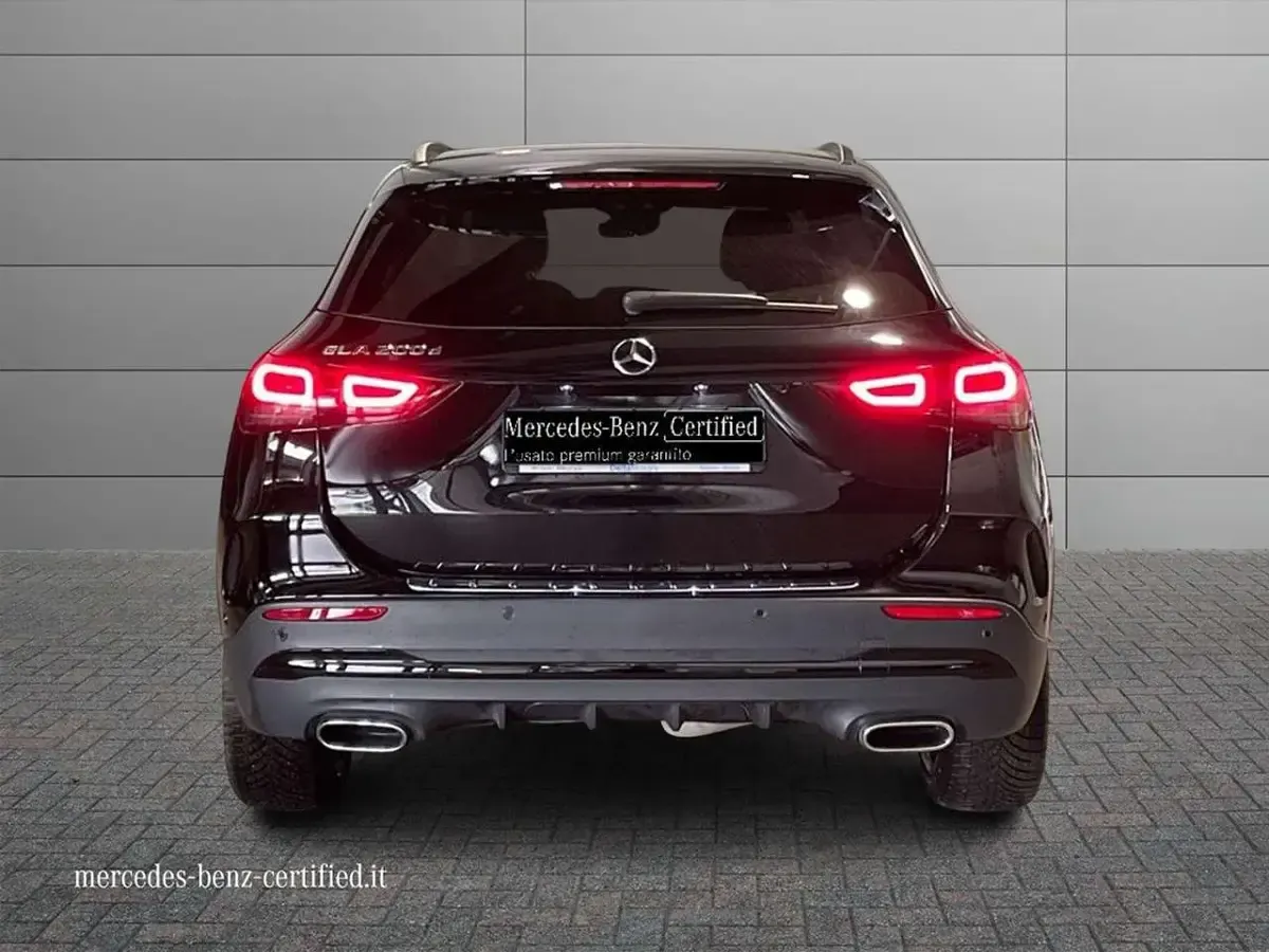Usata Mercedes GLA200 Premium 150 CV (110 kW) 2023 Nero SUV