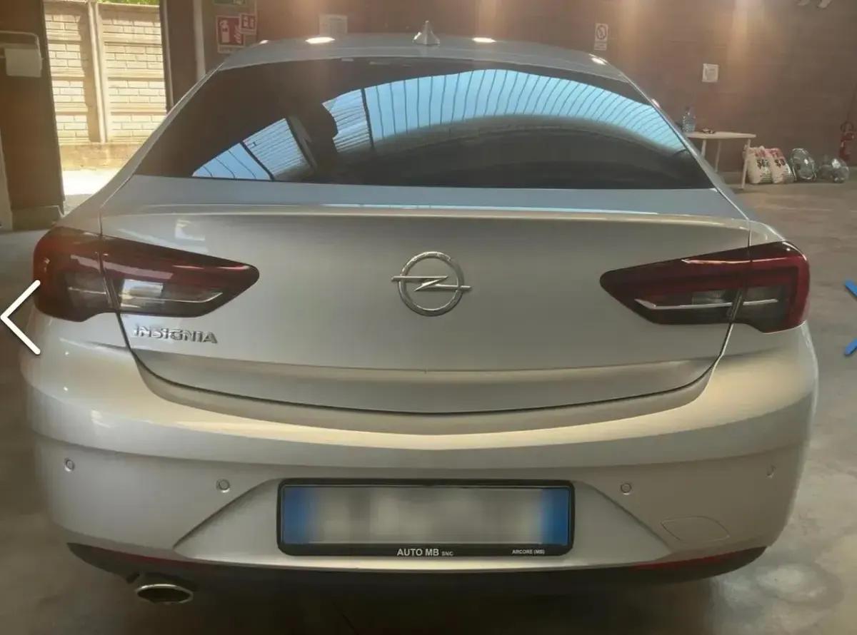 Usata Opel Insignia Innovation 170 CV (125 kW) 2018 Argento Berlina