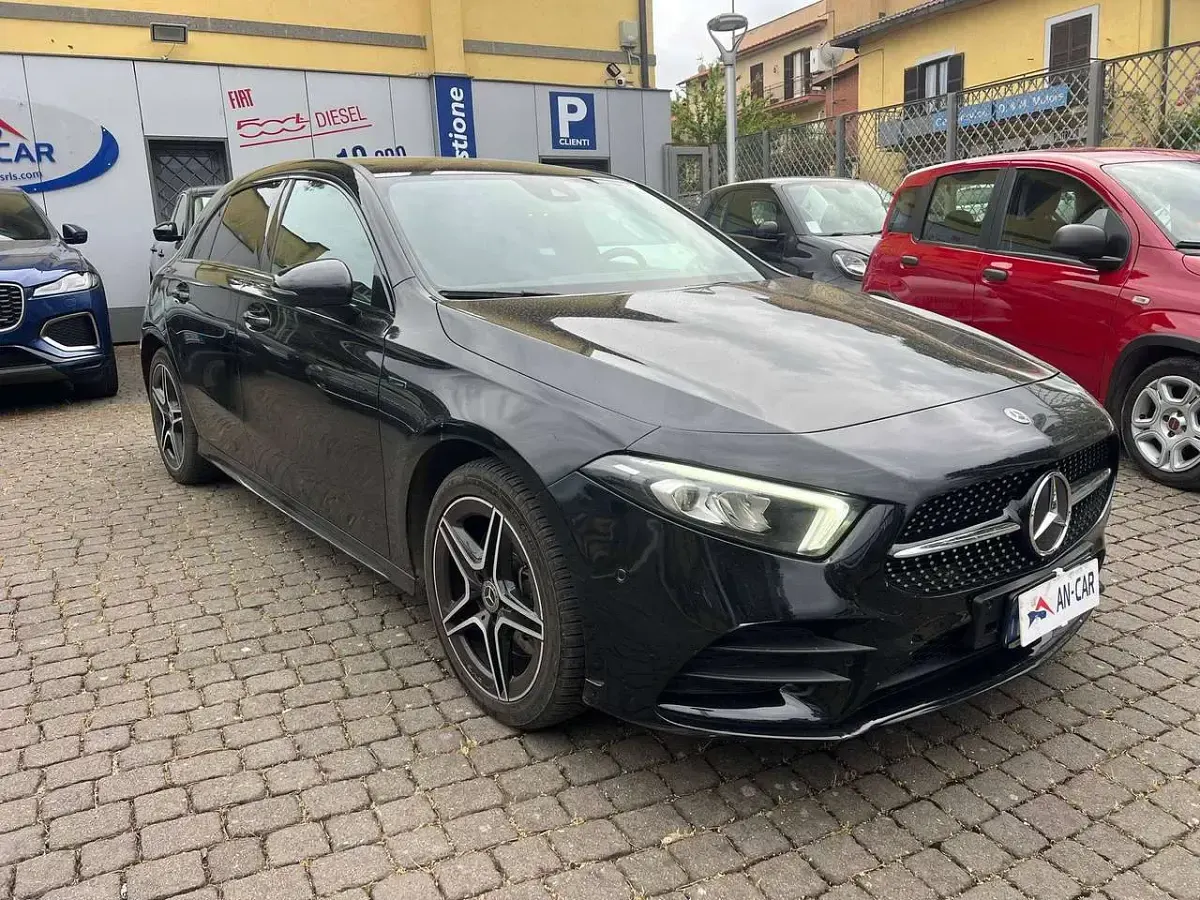 Begagnad Mercedes A250 Premium 160 HK (117 kW) 2020 Svart Sedan