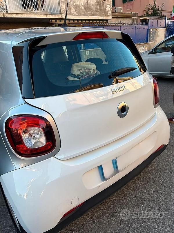 Usata Smart ForFour 71 CV (52 kW) 2019 Bianco Utilitaria