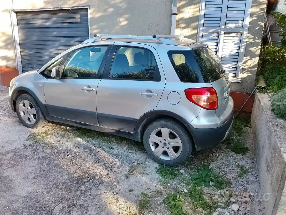 Usata Fiat Sedici 120 CV (88 kW) 2007 SUV