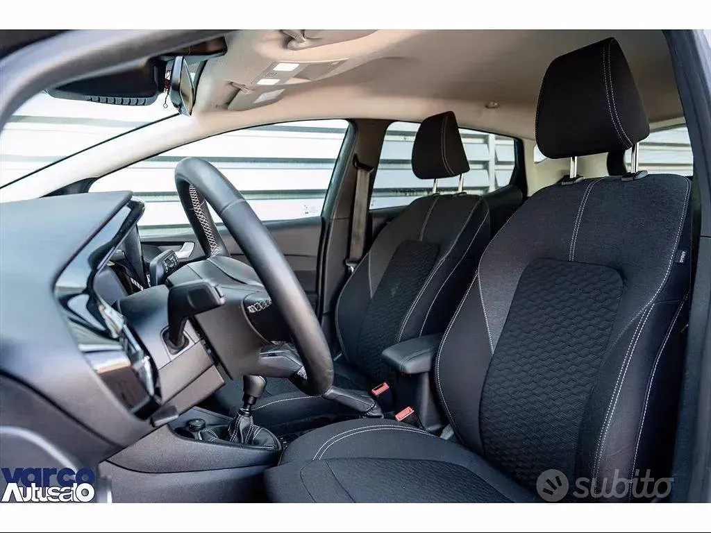 Usata Ford Fiesta Titanium 125 CV (91 kW) 2024 Grigio Berlina