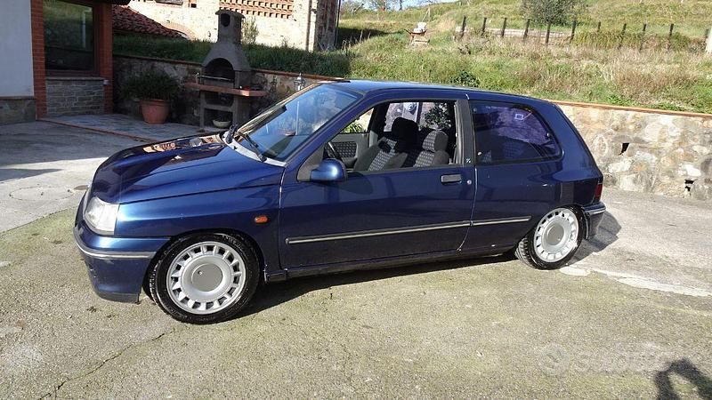 Usata Renault Clio 137 CV (100 kW) 1991 Blu Utilitaria