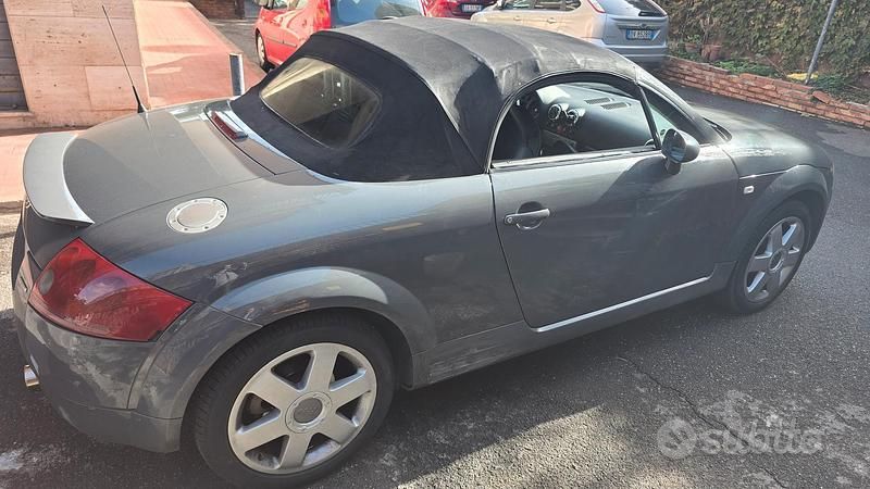 Usata Audi TT Roadster 225 CV (165 kW) 2000 Grigio Cabrio