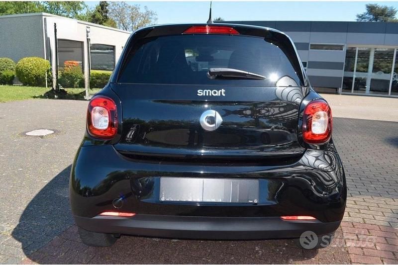 Usata Smart ForFour Prime 90 CV (66 kW) 2019 Nero Utilitaria