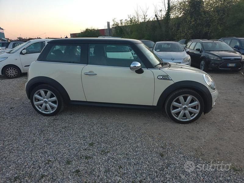 Usata Mini Cooper 119 CV (87 kW) 2010 Giallo Utilitaria