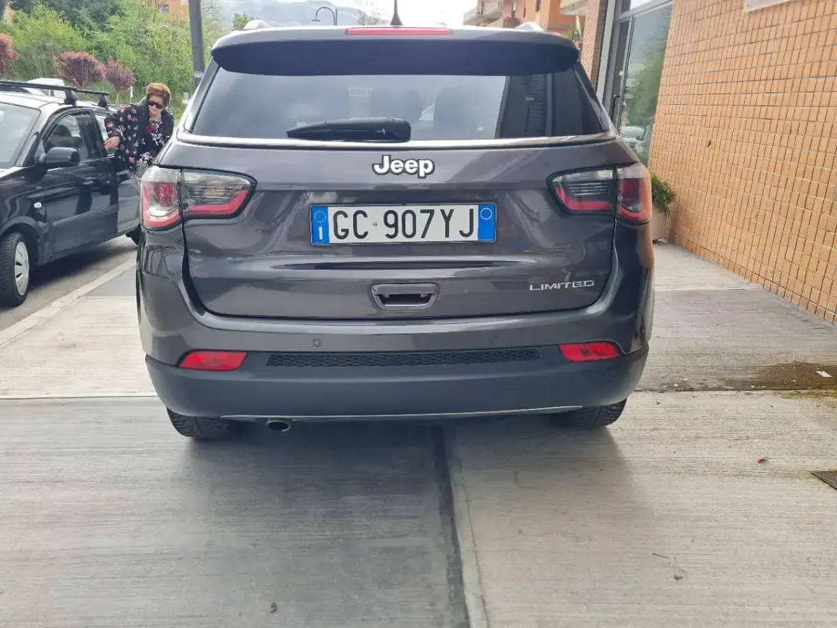 Usata Jeep Compass Limited 120 CV (88 kW) 2020 Grigio SUV