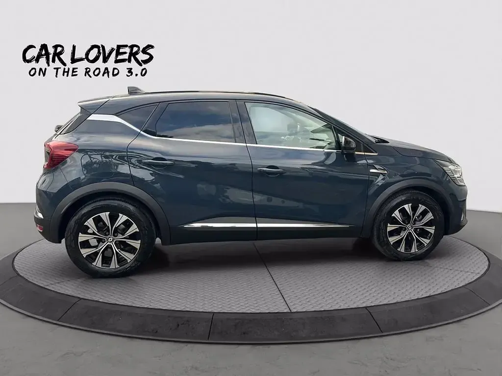 Usata Renault Captur Techno 145 CV (106 kW) 2023 Blu scuro SUV