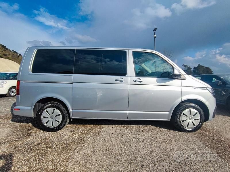 Usata VW Caravelle Comfortline 150 CV (110 kW) 2020 Grigio Monovolume