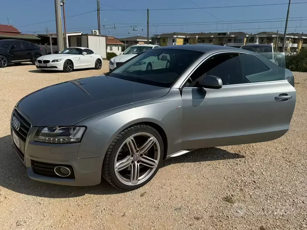 Usata Audi A5 170 CV (125 kW) 2011 Grigio Coupé