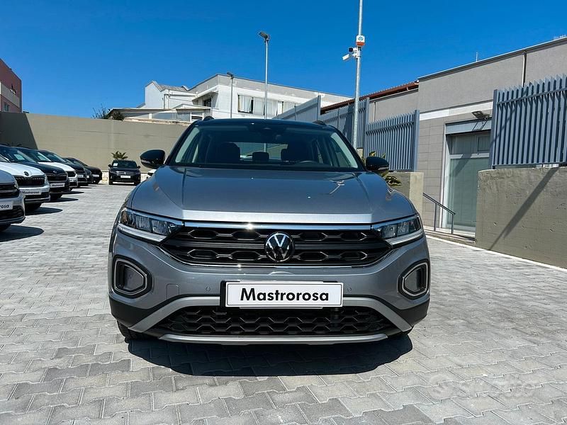 Usata VW T-Roc Life 150 CV (110 kW) 2025 Grigio SUV