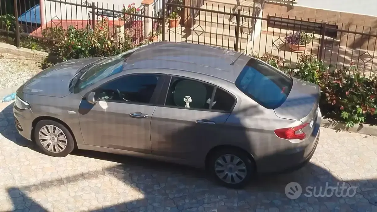 Usata Fiat Tipo 120 CV (88 kW) 2019 Marrone Berlina