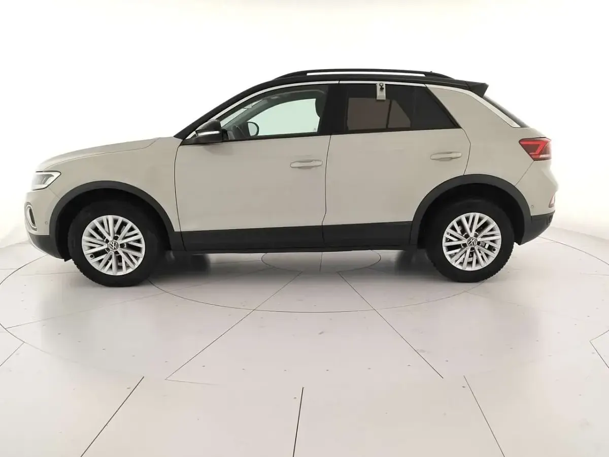 Usata VW T-Roc Life 110 CV (80 kW) 2023 Ascot grey SUV