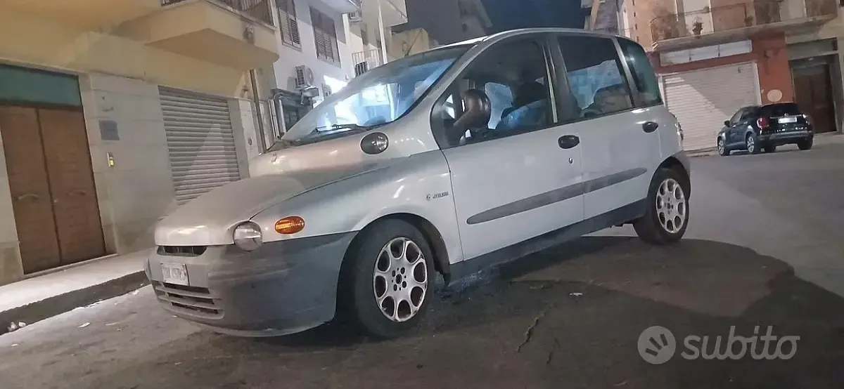 Usata Fiat Multipla 105 CV (77 kW) 2000 Grigio Monovolume