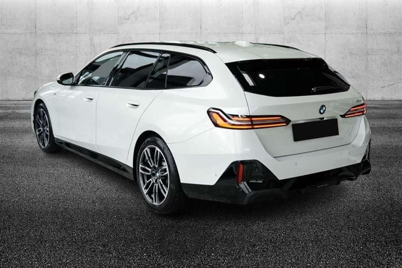 Usata BMW 520 M Sport 190 CV (139 kW) 2025 Bianco metallizzato Station wagon
