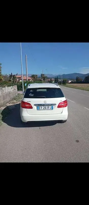 Usata Mercedes B180 109 CV (80 kW) 2015 Utilitaria