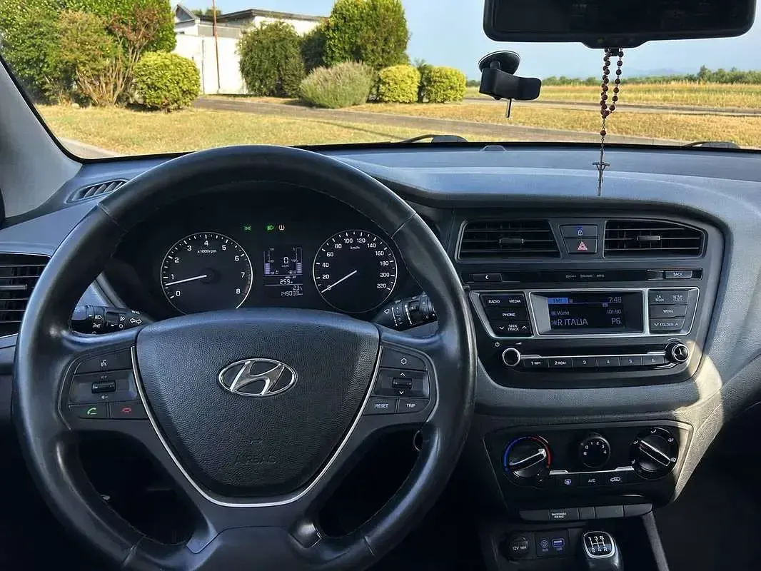 Usata Hyundai i20 Classic 84 CV (61 kW) 2017 Bianco Utilitaria